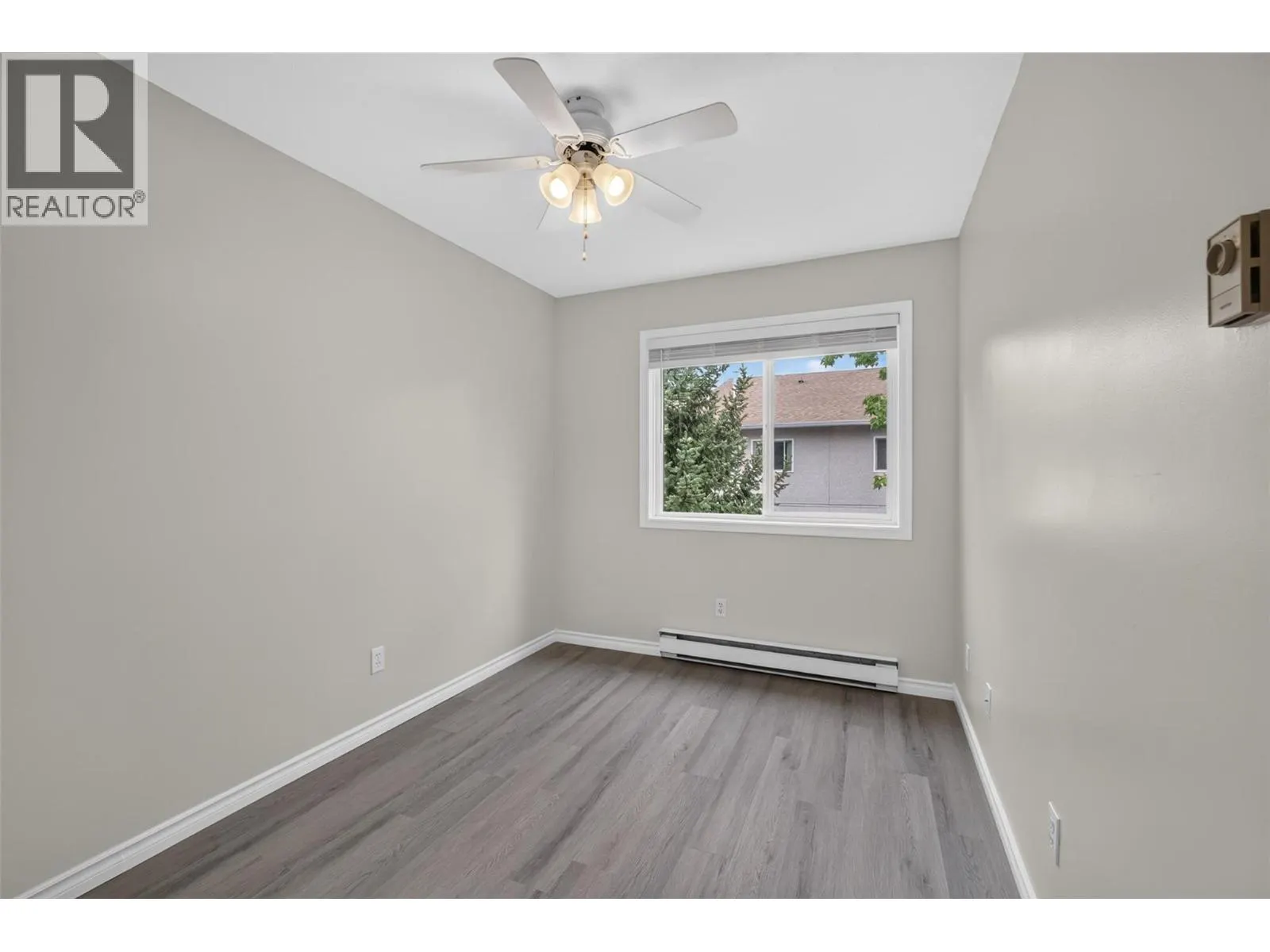 3160 De Montreuil Court Unit# 400