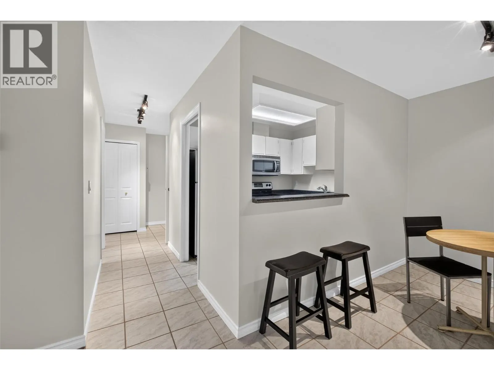 3160 De Montreuil Court Unit# 400