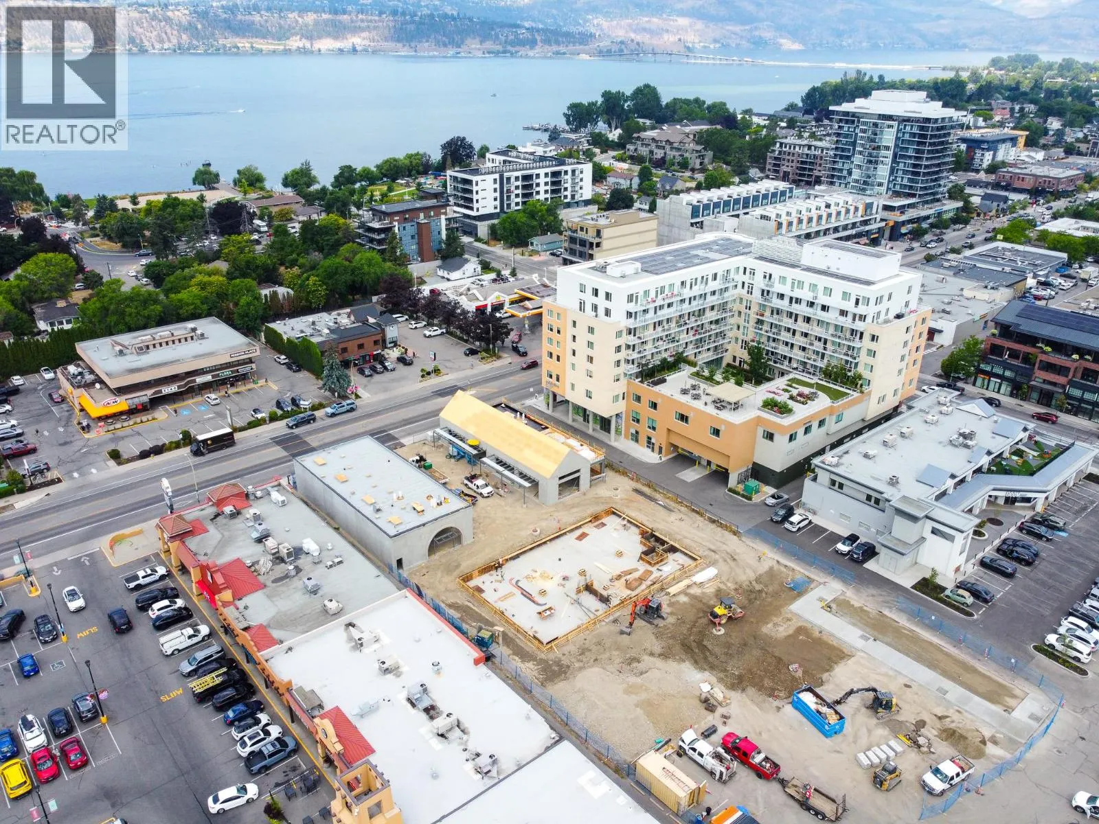 3131 Lakeshore Road Unit# 201/202