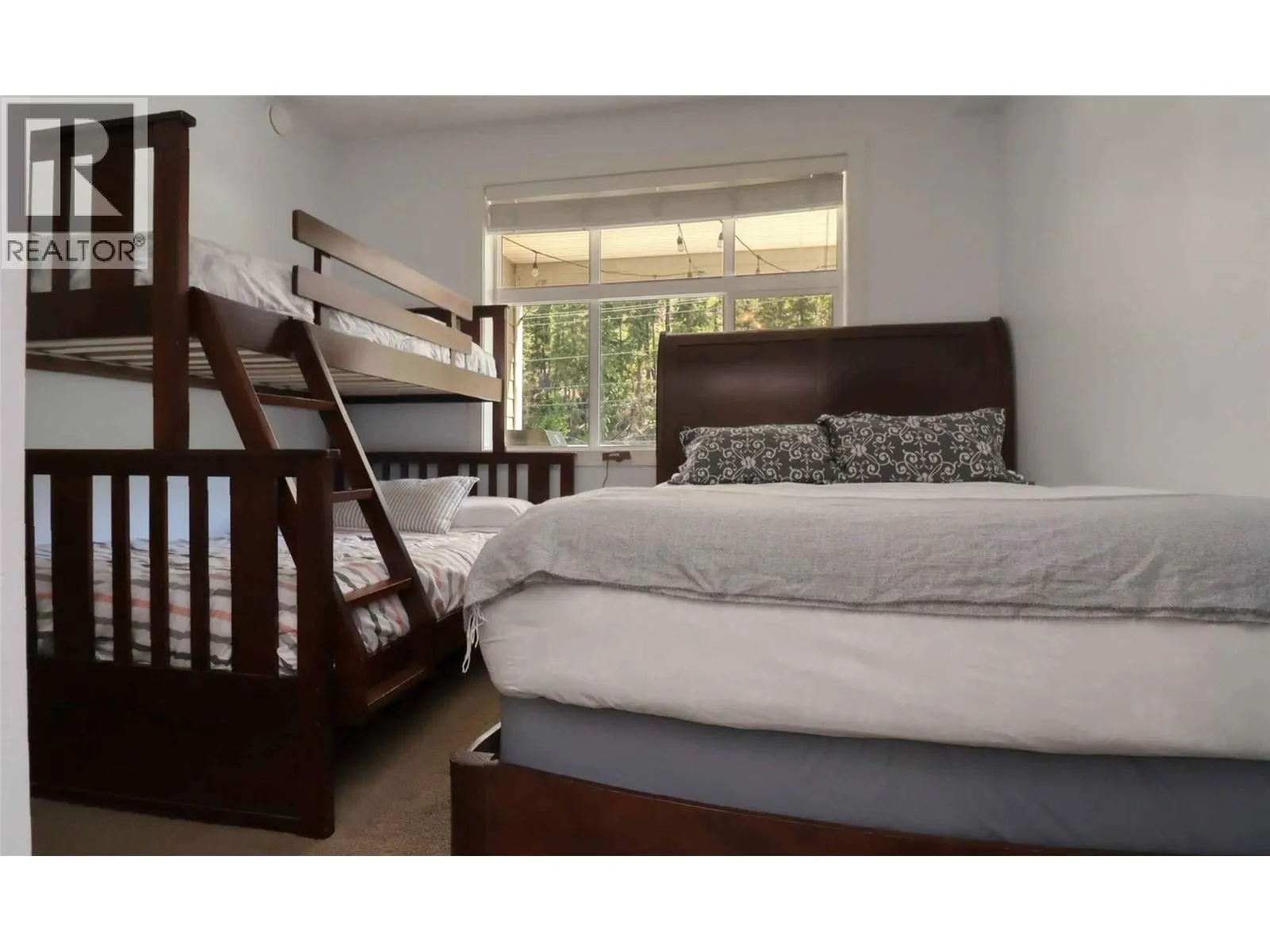 302 Mara Lake Lane Unit# 208