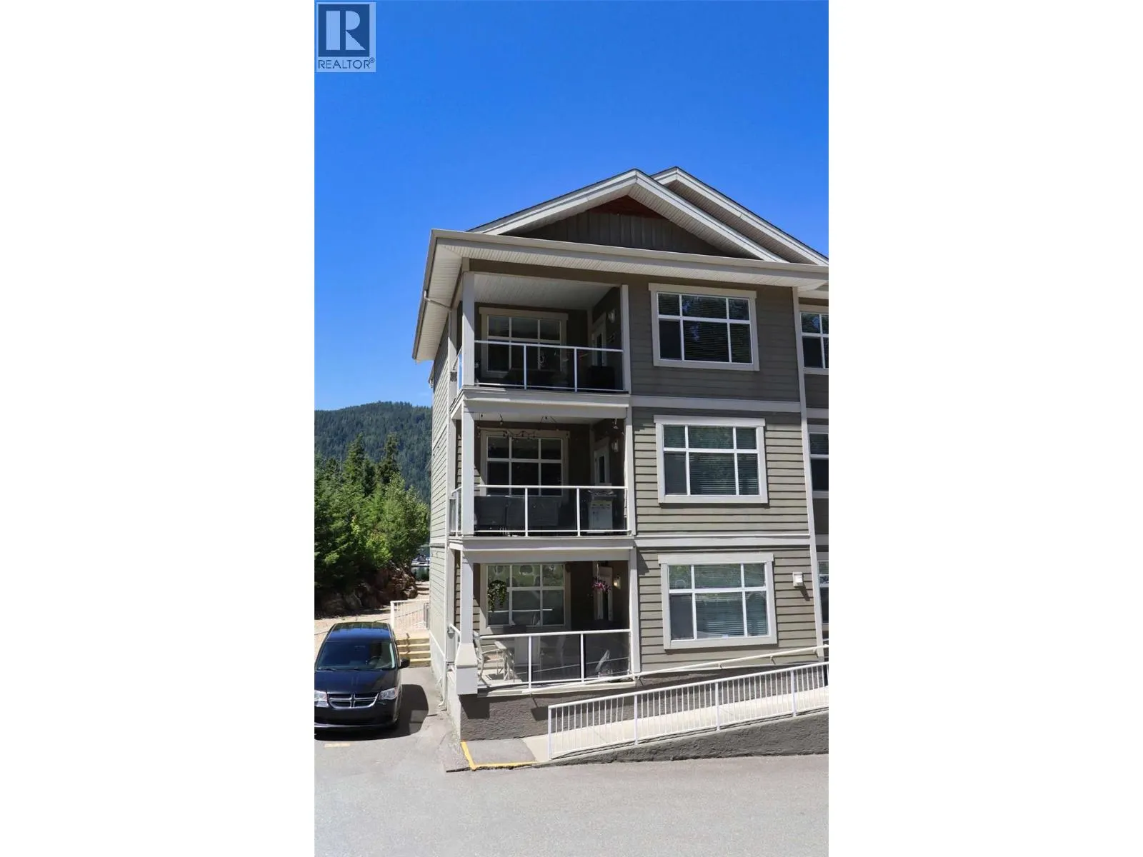 302 Mara Lake Lane Unit# 208