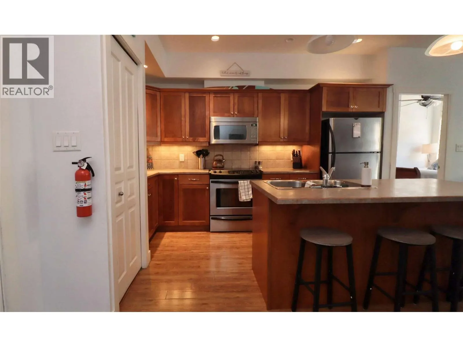 302 Mara Lake Lane Unit# 208