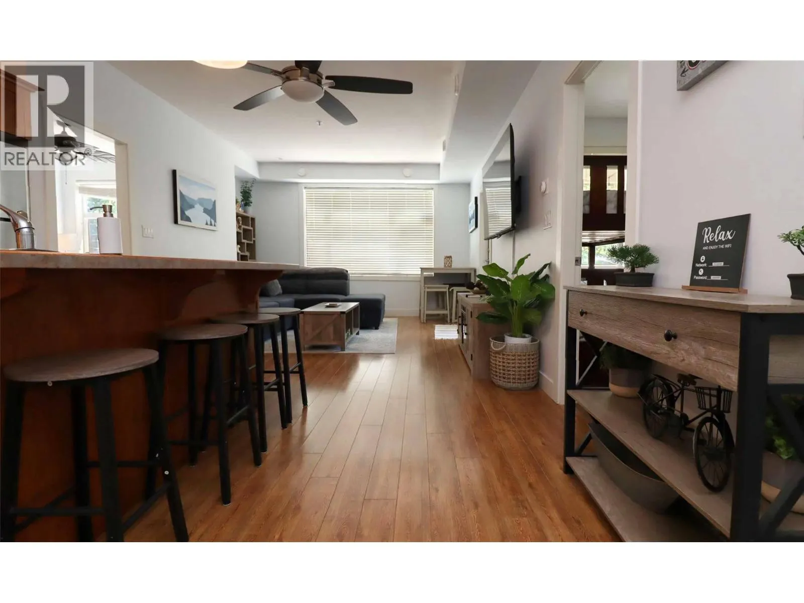 302 Mara Lake Lane Unit# 208
