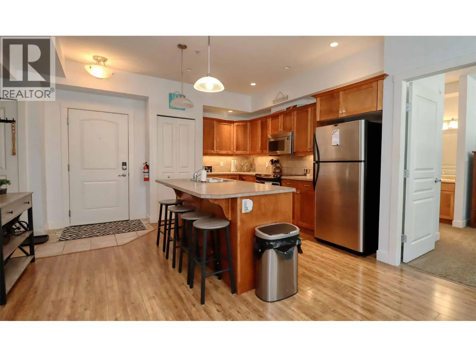 302 Mara Lake Lane Unit# 208