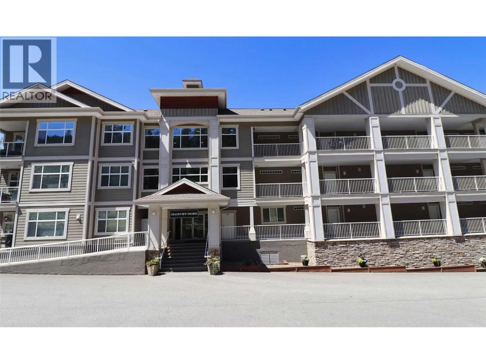 302 Mara Lake Lane Unit# 208