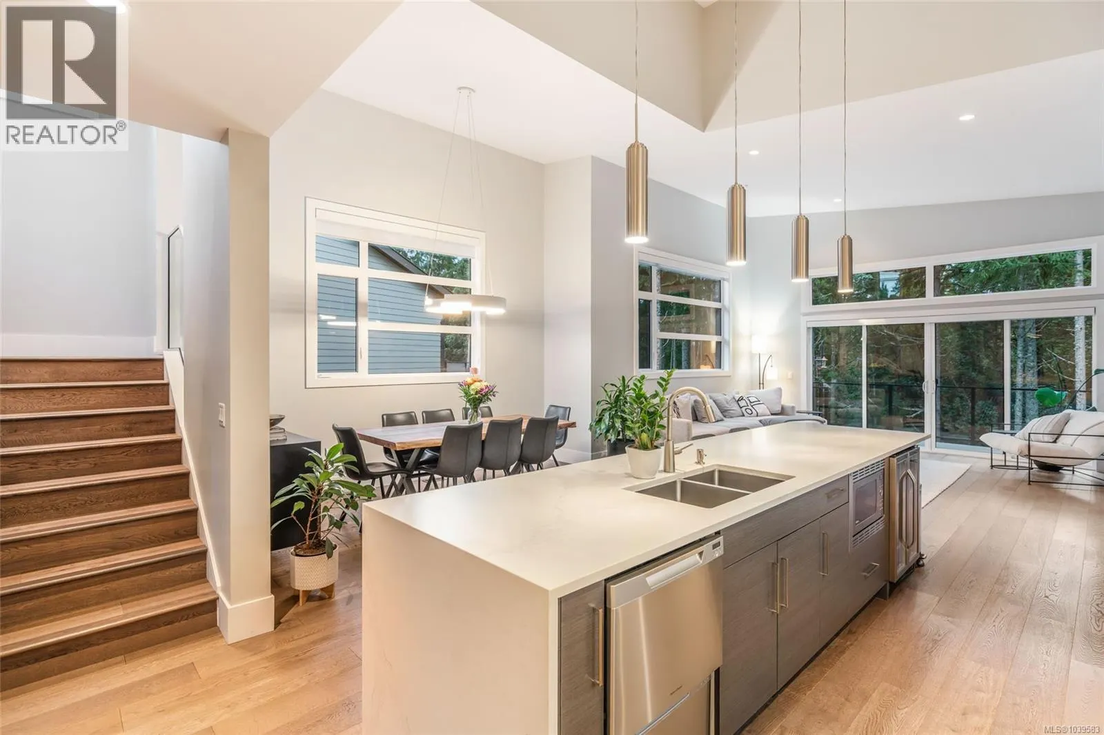 266 Crestline Terr