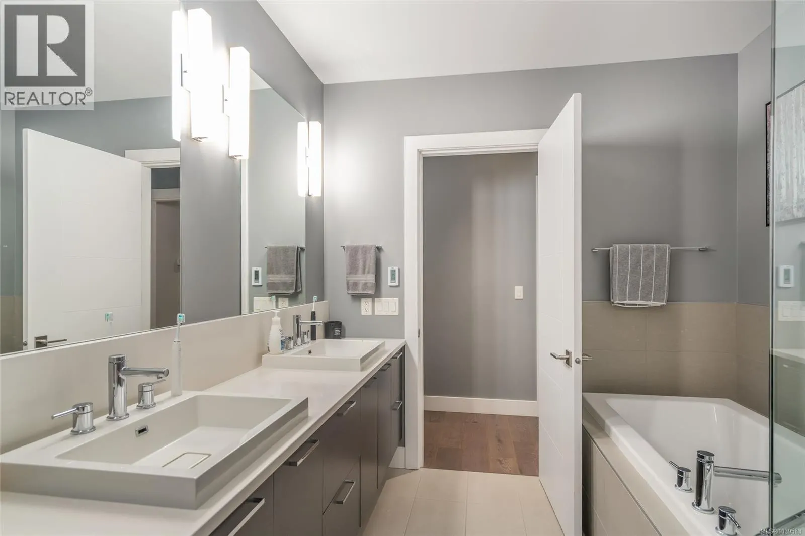 266 Crestline Terr