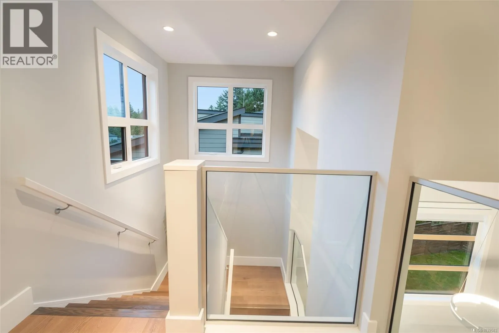 266 Crestline Terr