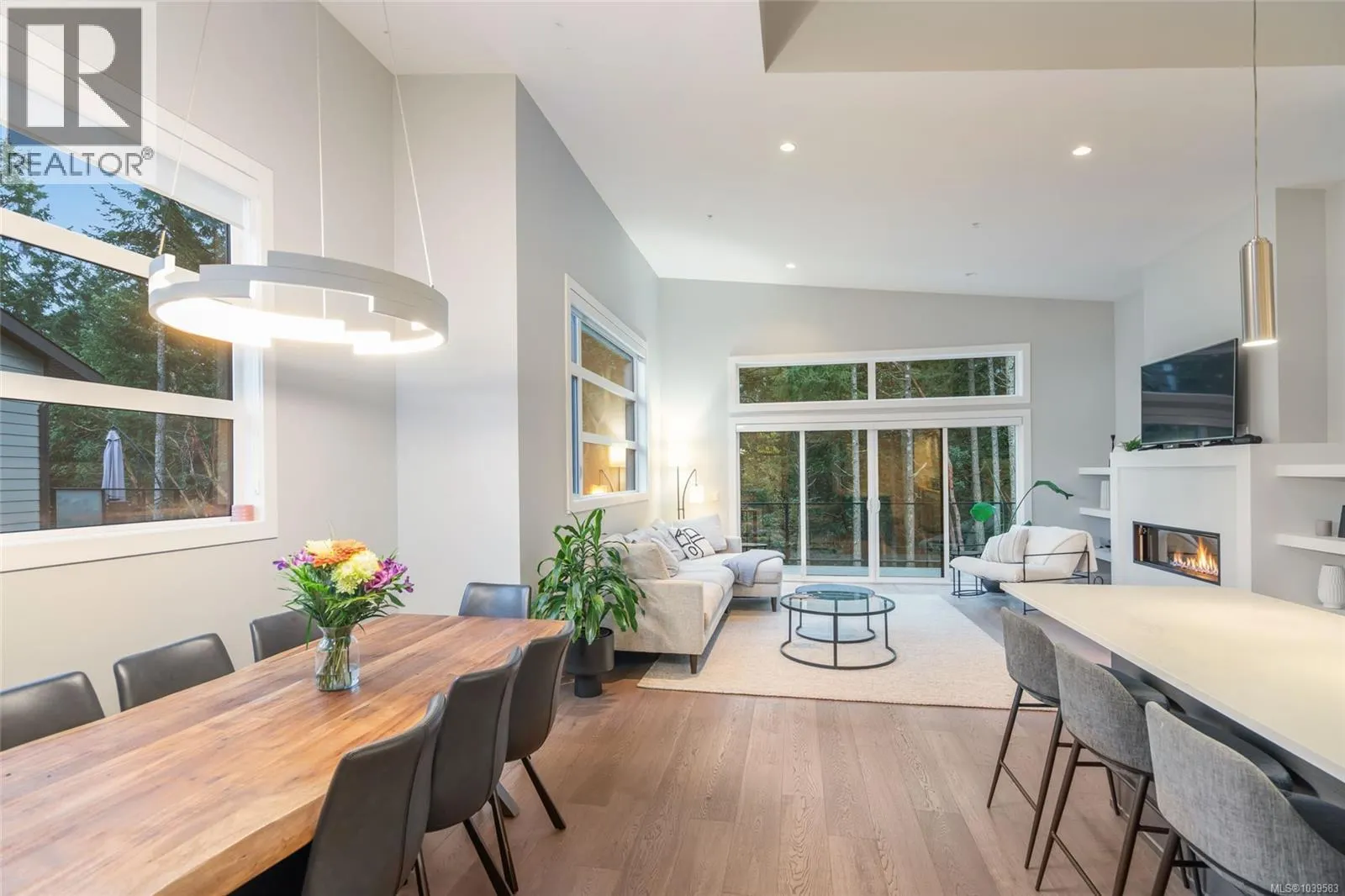 266 Crestline Terr