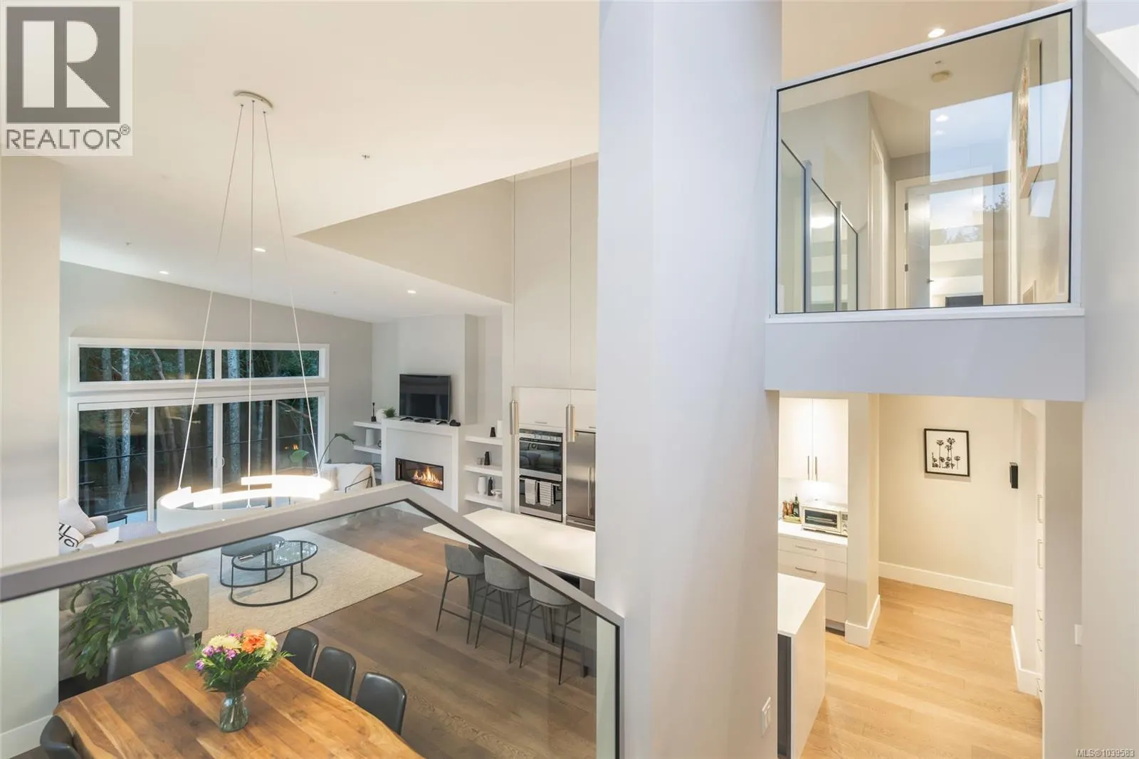 266 Crestline Terr