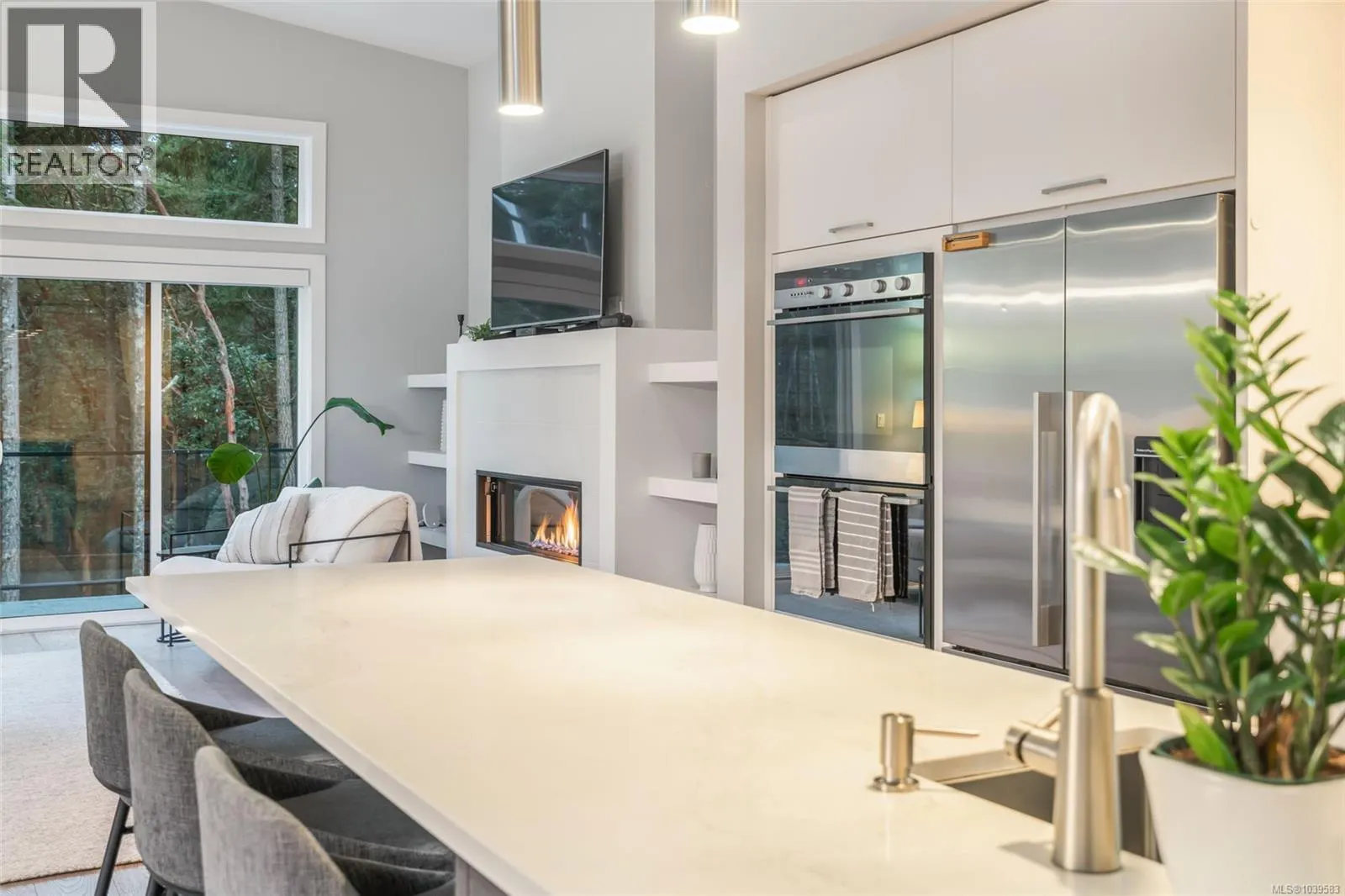 266 Crestline Terr