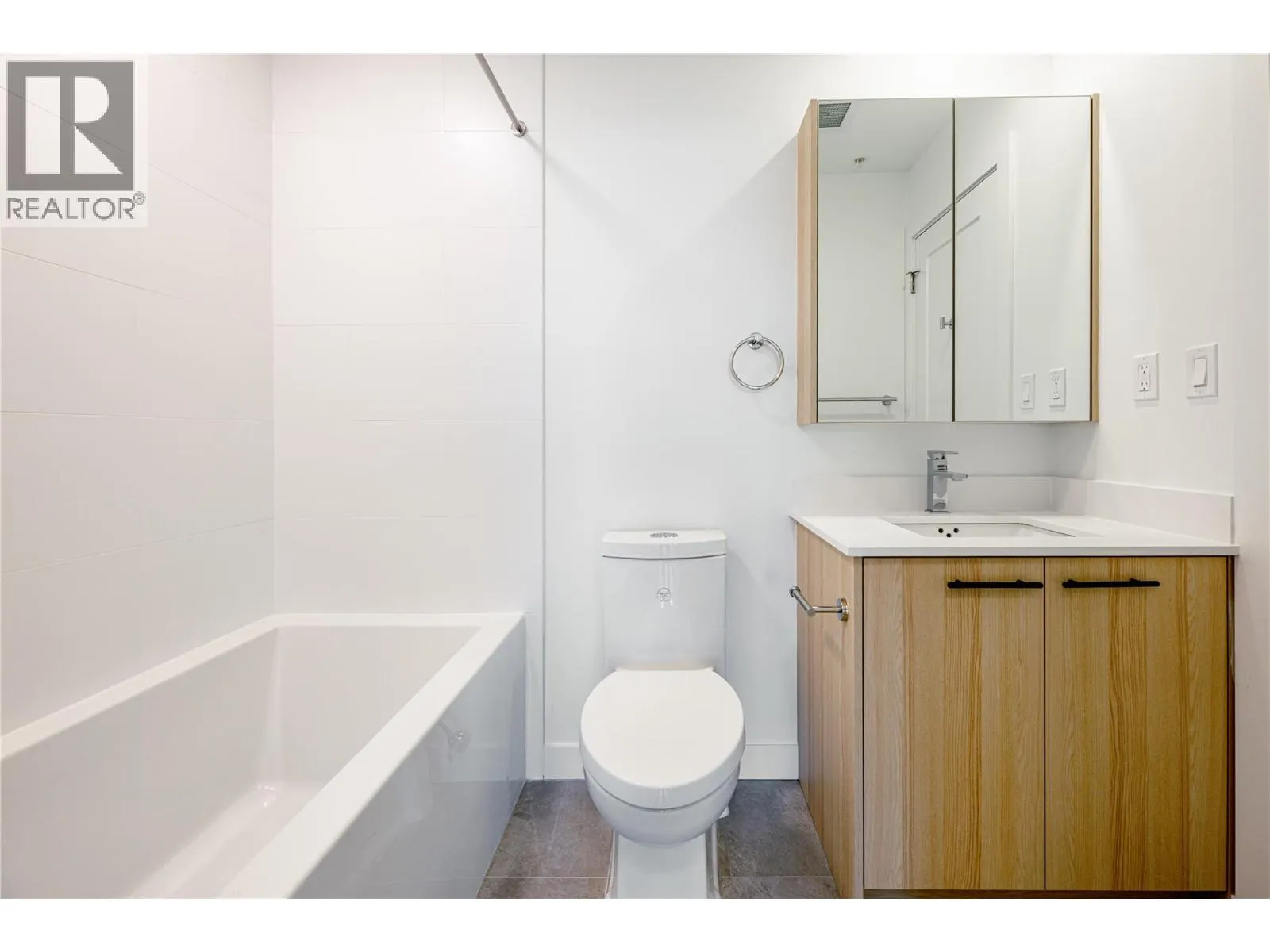 1380 Pridham Avenue Unit# 314