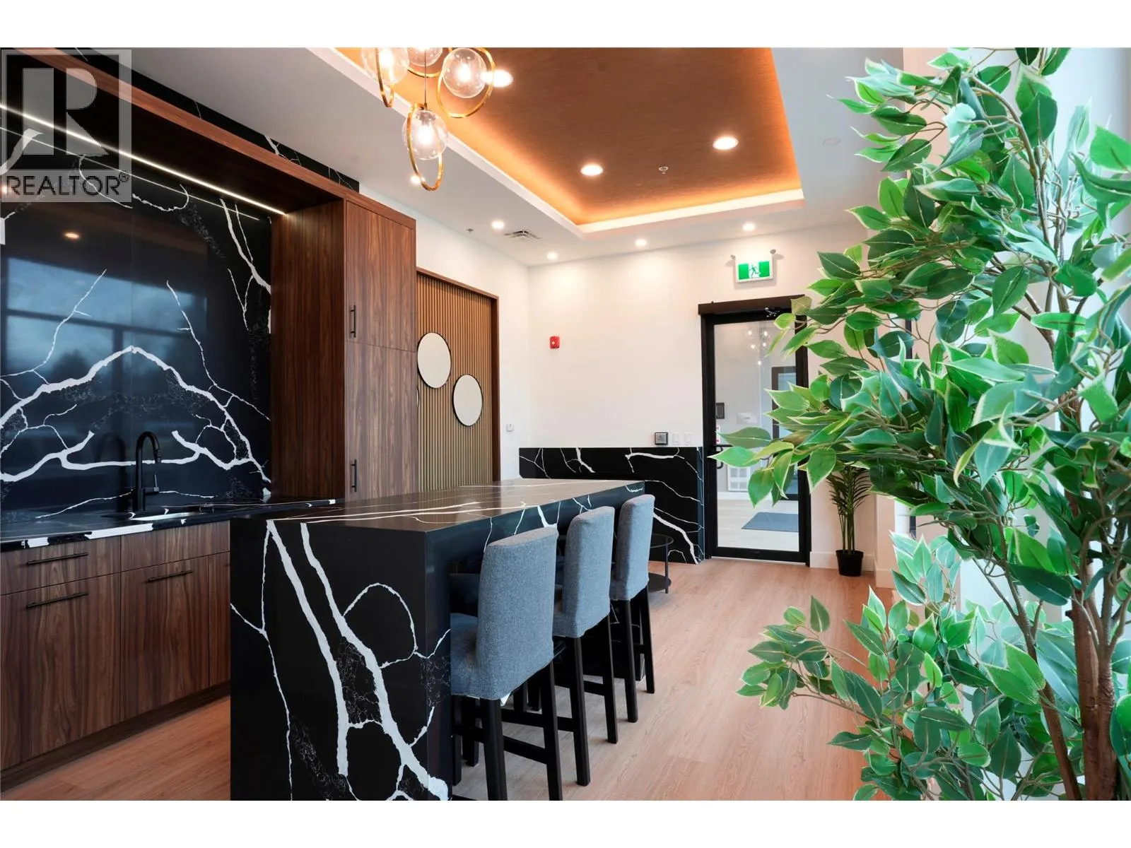 1380 Pridham Avenue Unit# 314