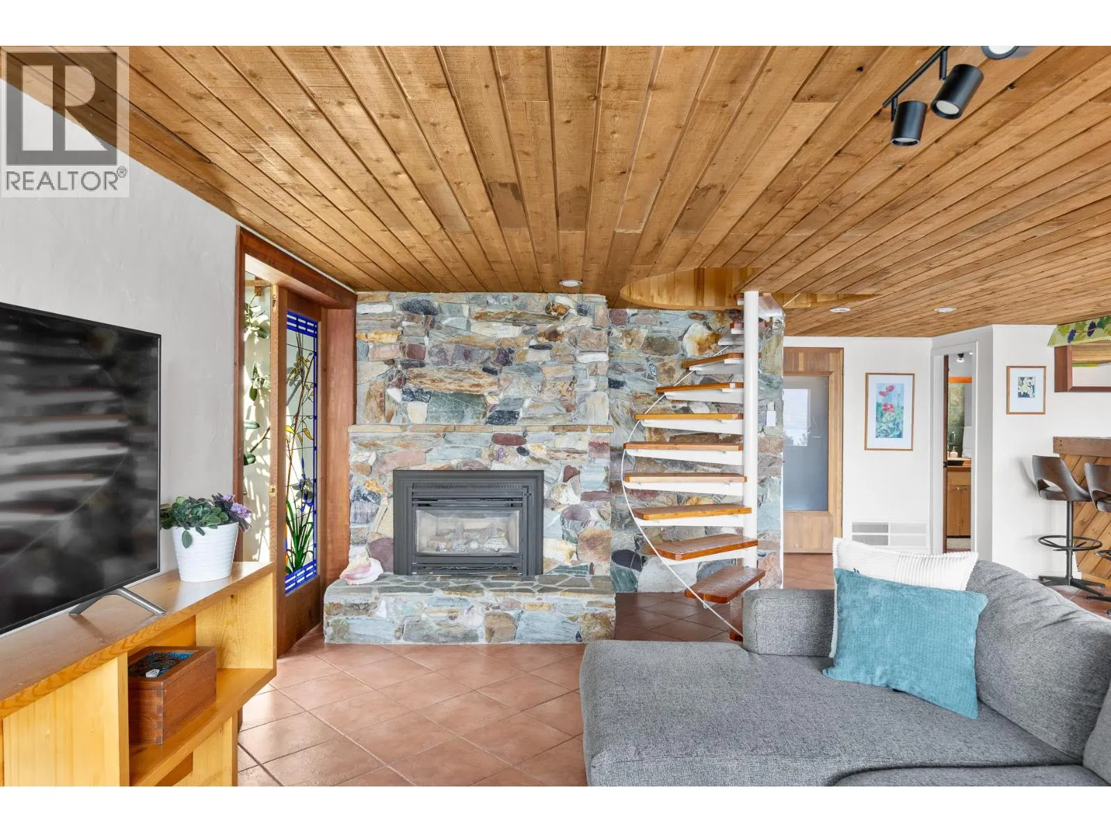 6431 Renfrew Road