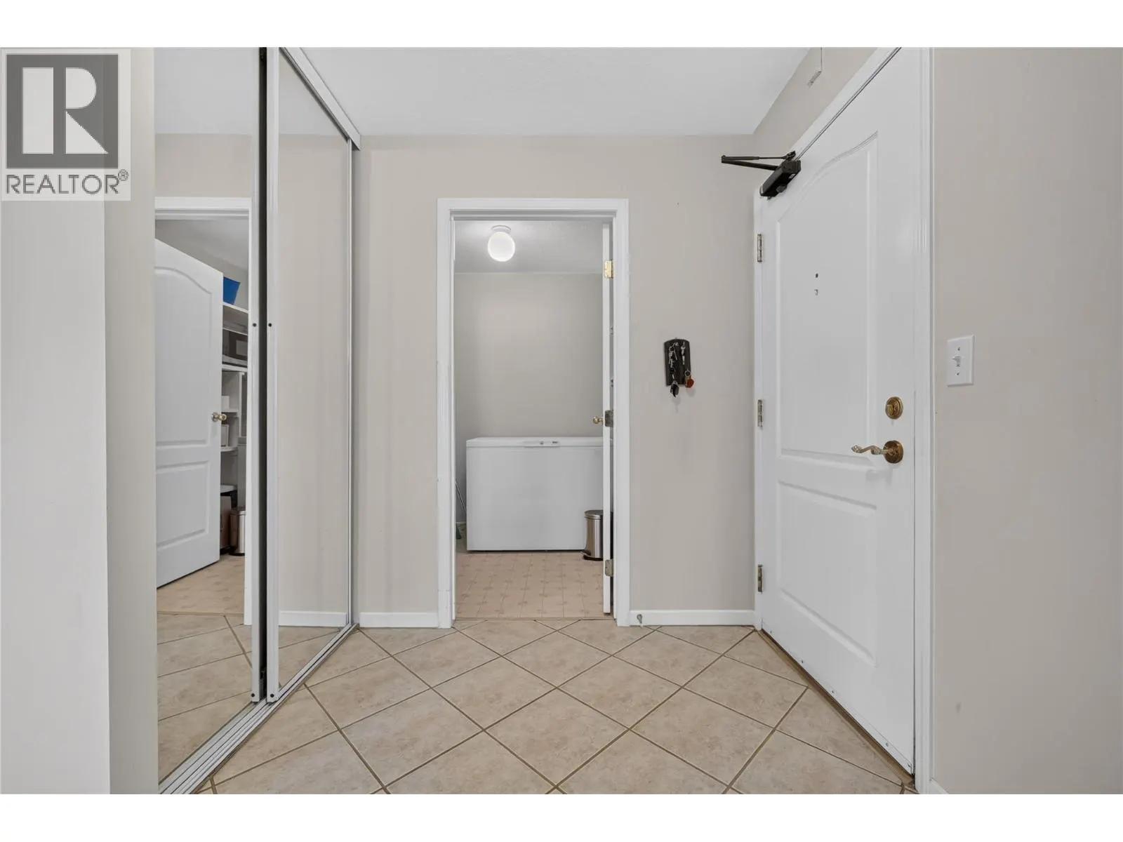 780 Houghton Road Unit# 411