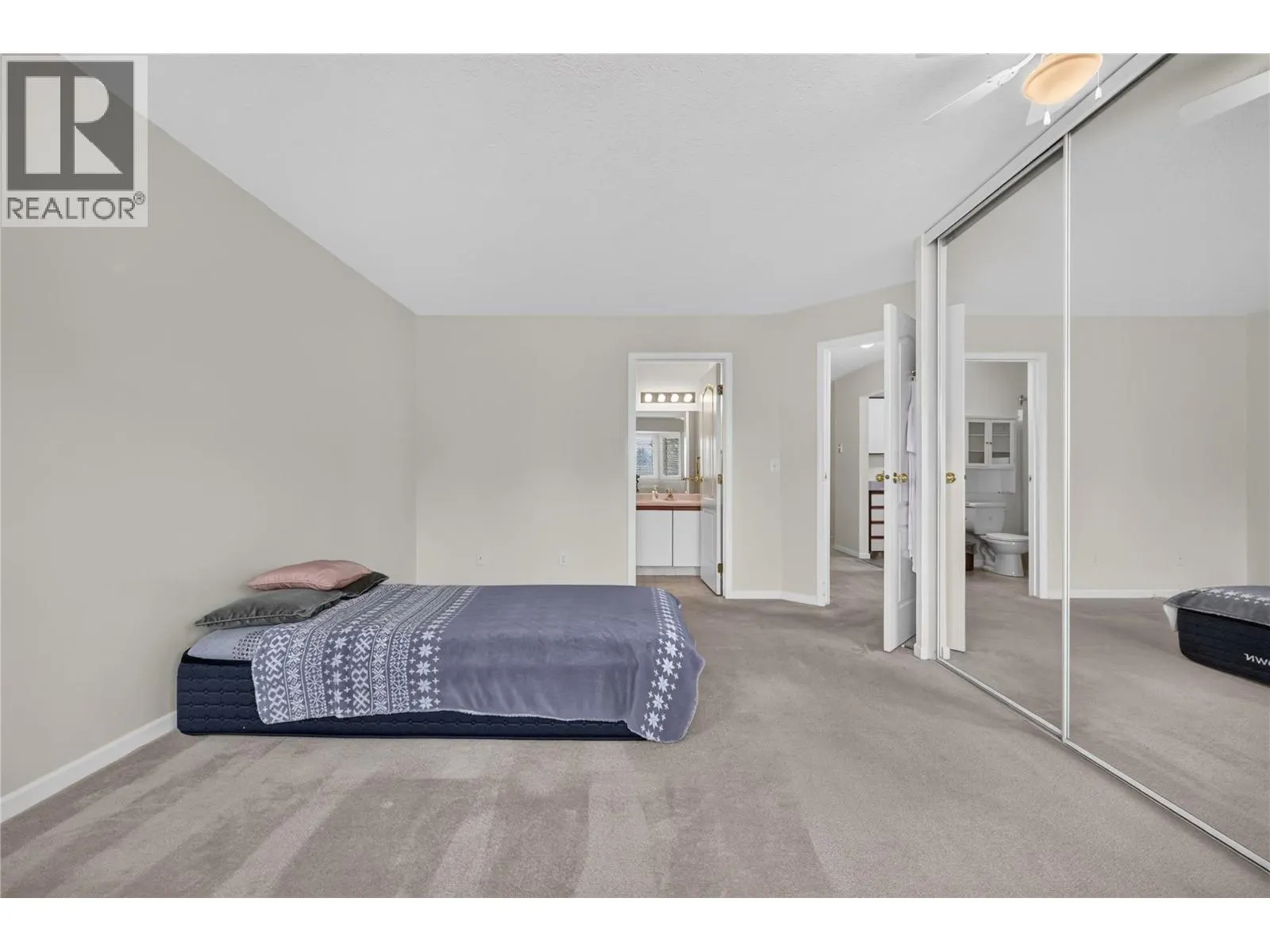 780 Houghton Road Unit# 411