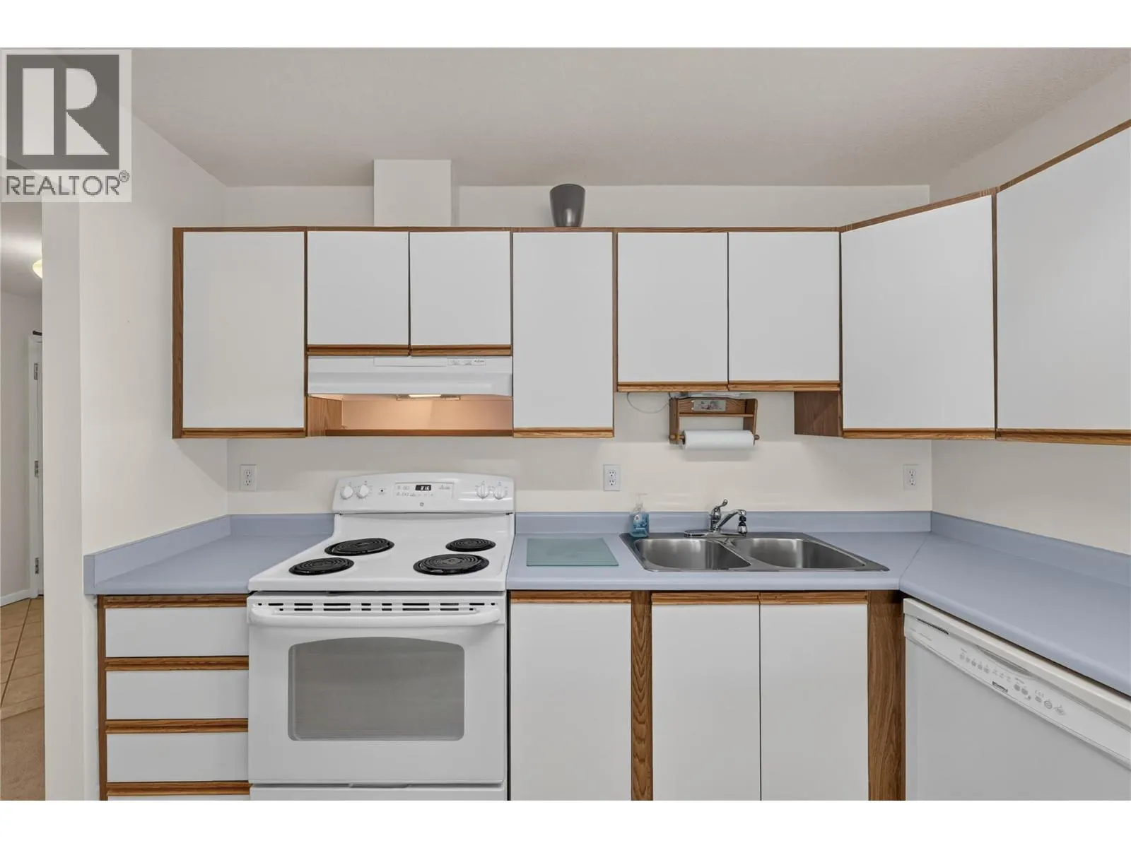 780 Houghton Road Unit# 411