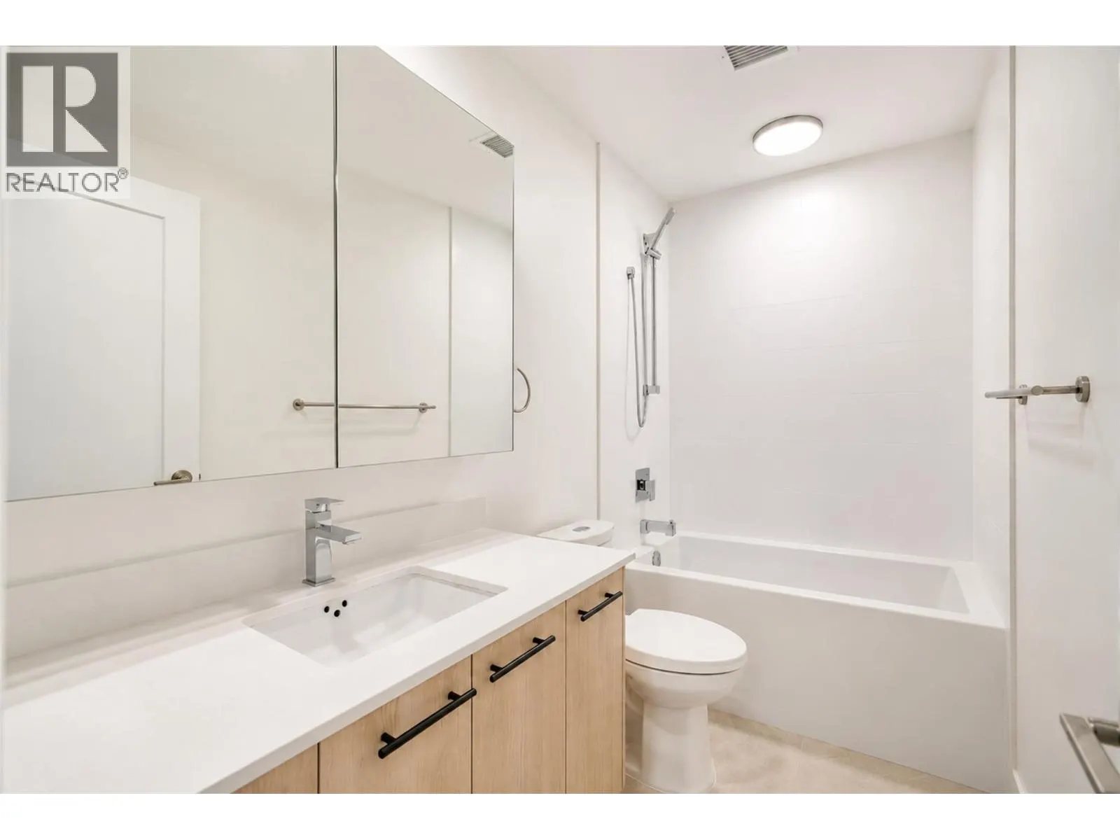 1380 Pridham Avenue Unit# 201