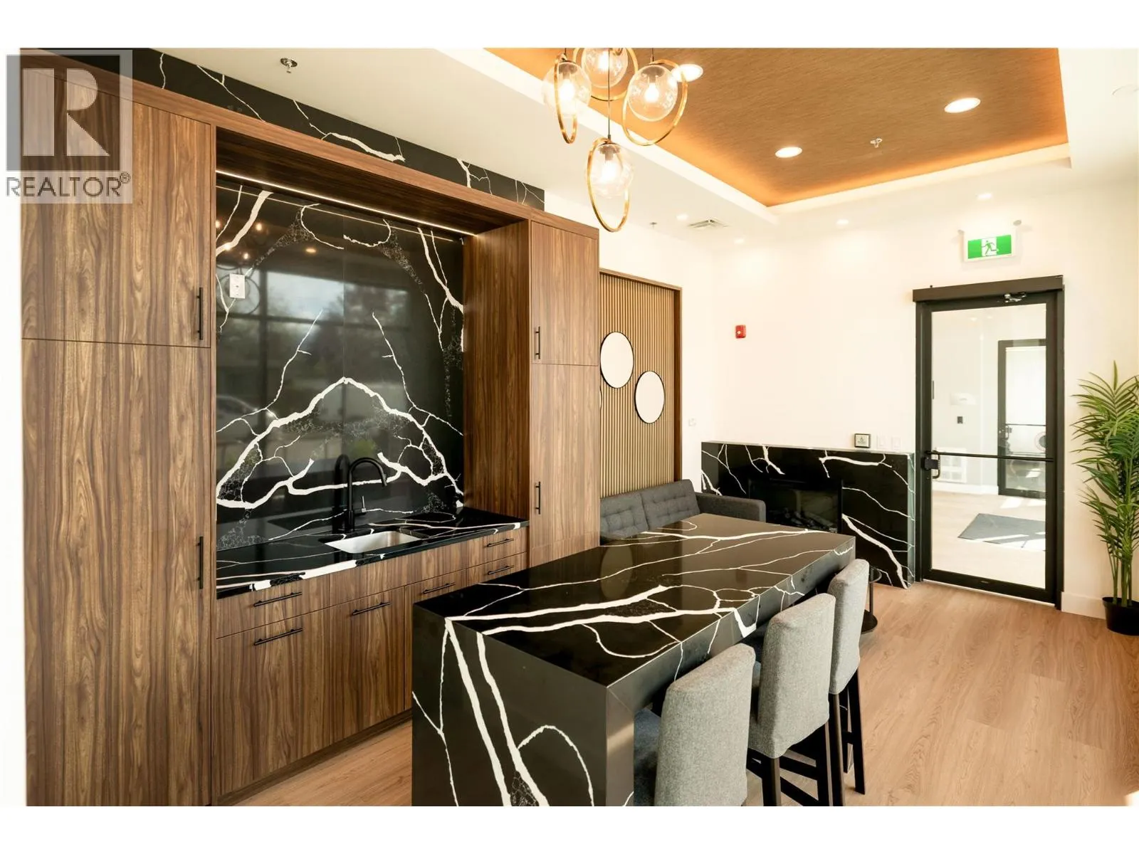 1380 Pridham Avenue Unit# 201