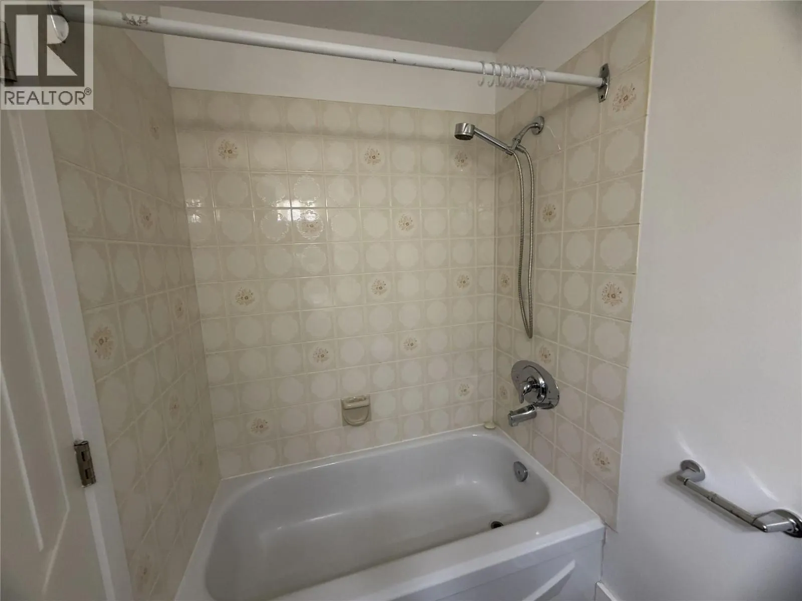 3155 Gordon Drive Unit# 304