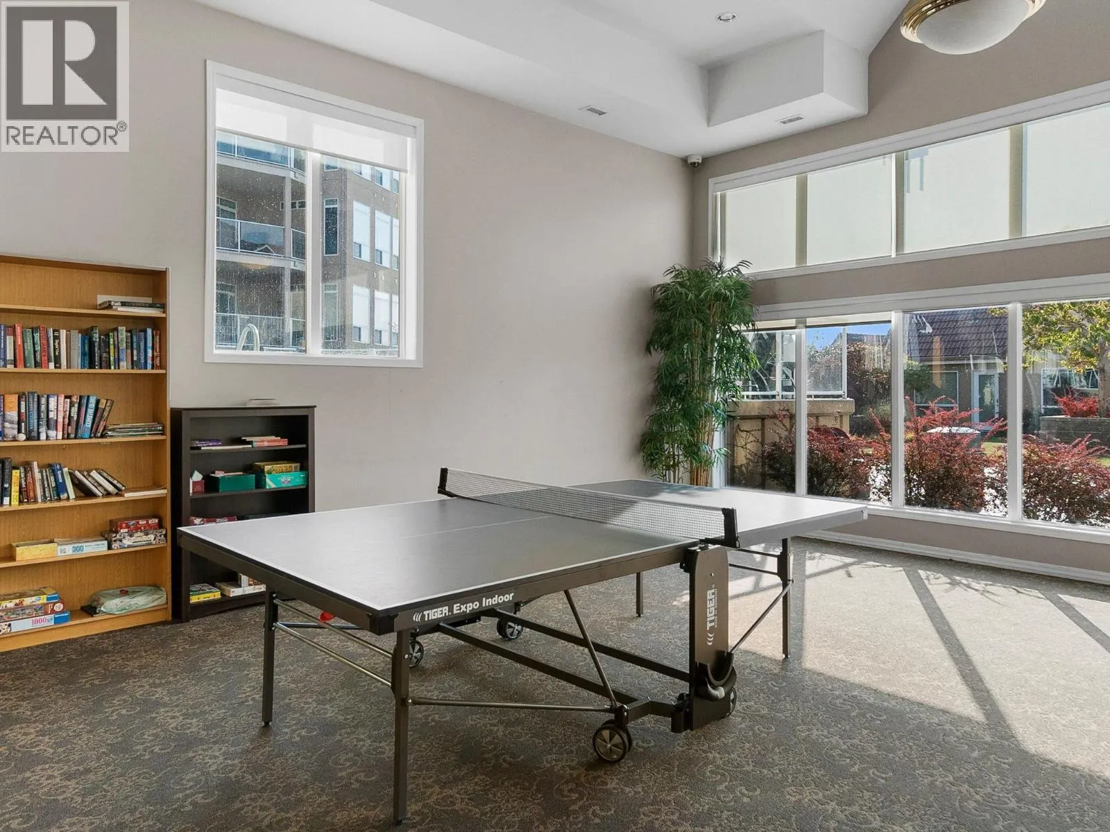 1088 Sunset Drive Unit# 242