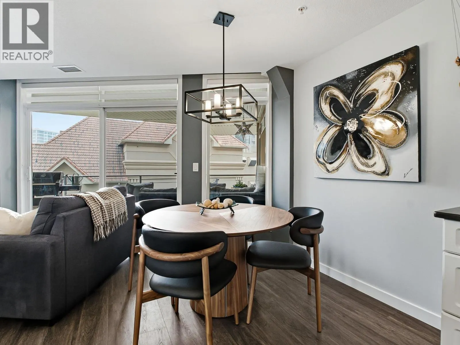 1088 Sunset Drive Unit# 242