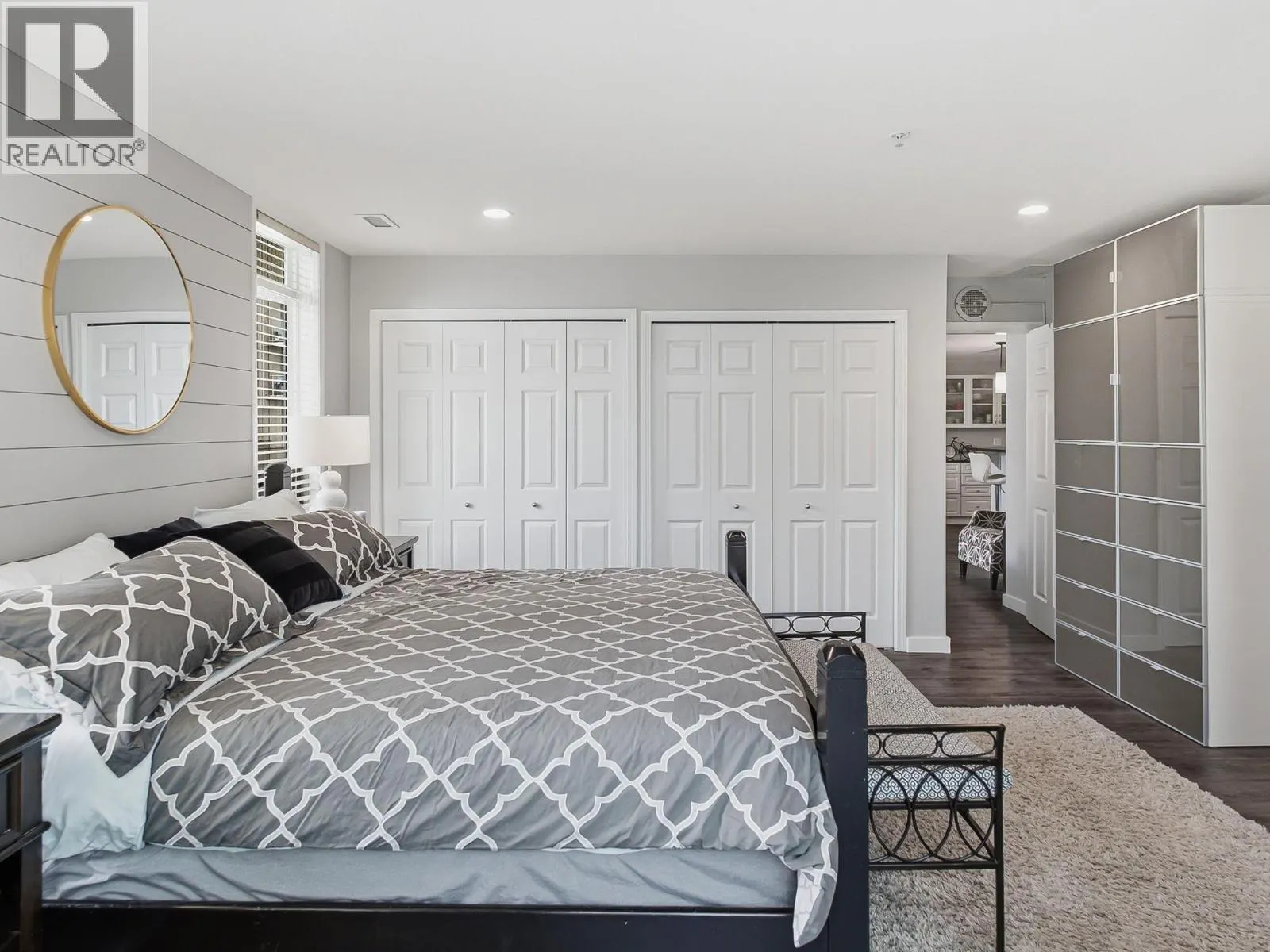 1088 Sunset Drive Unit# 242