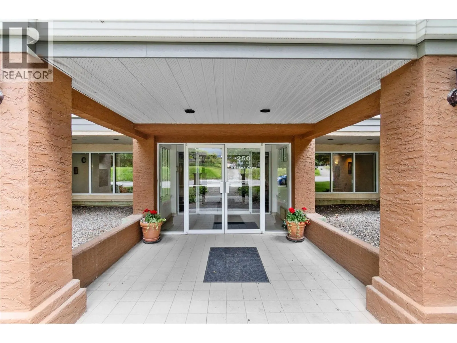 250 5th Street SE Unit# 208