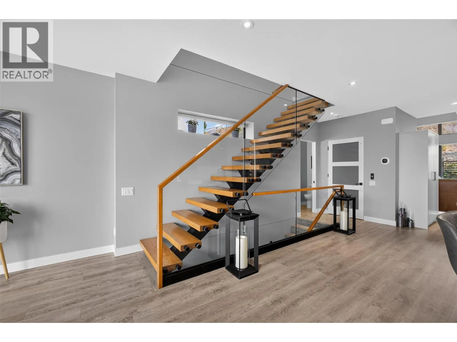 537 Hawes Court