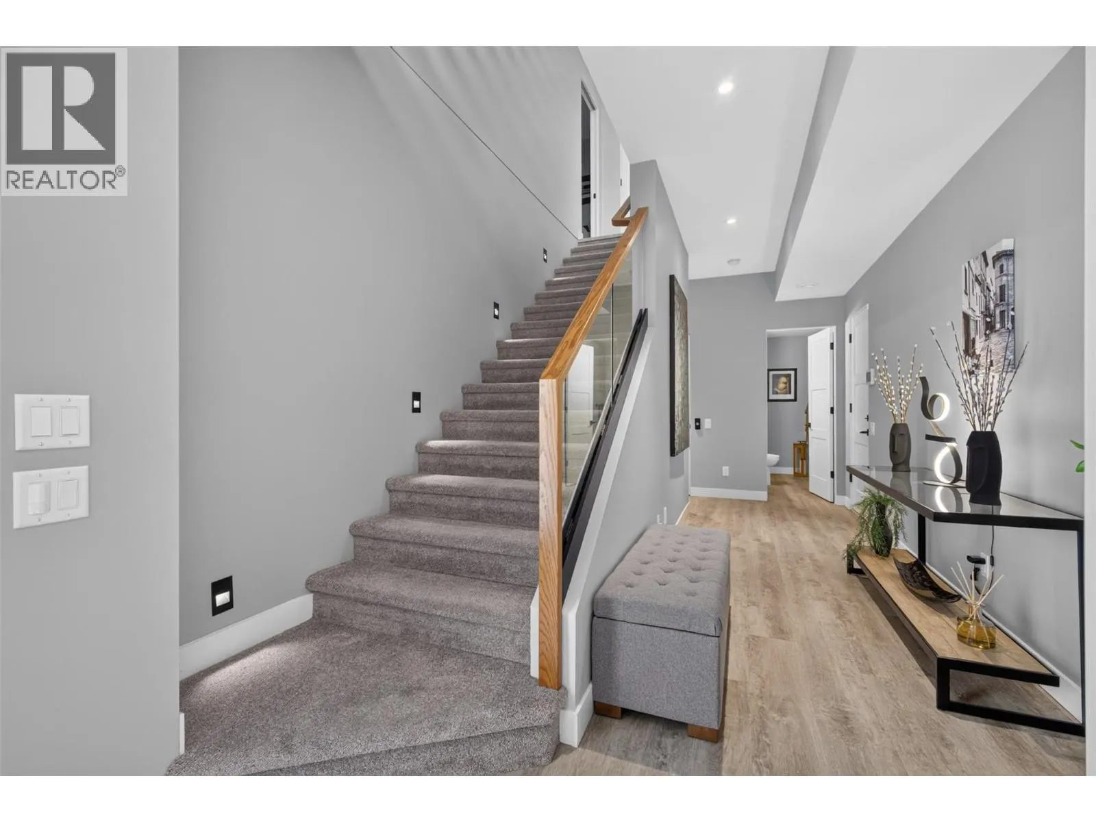 537 Hawes Court