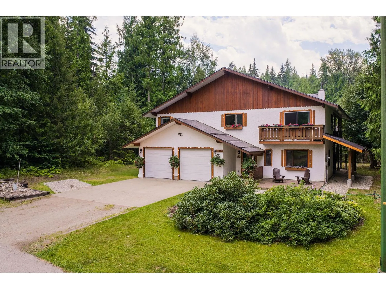 1587 Pratico Road