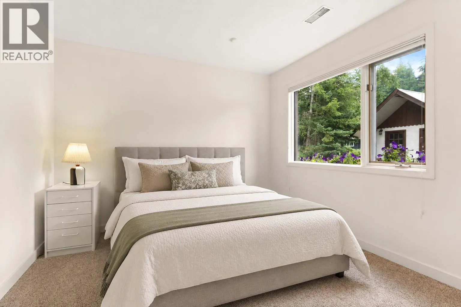1587 Pratico Road