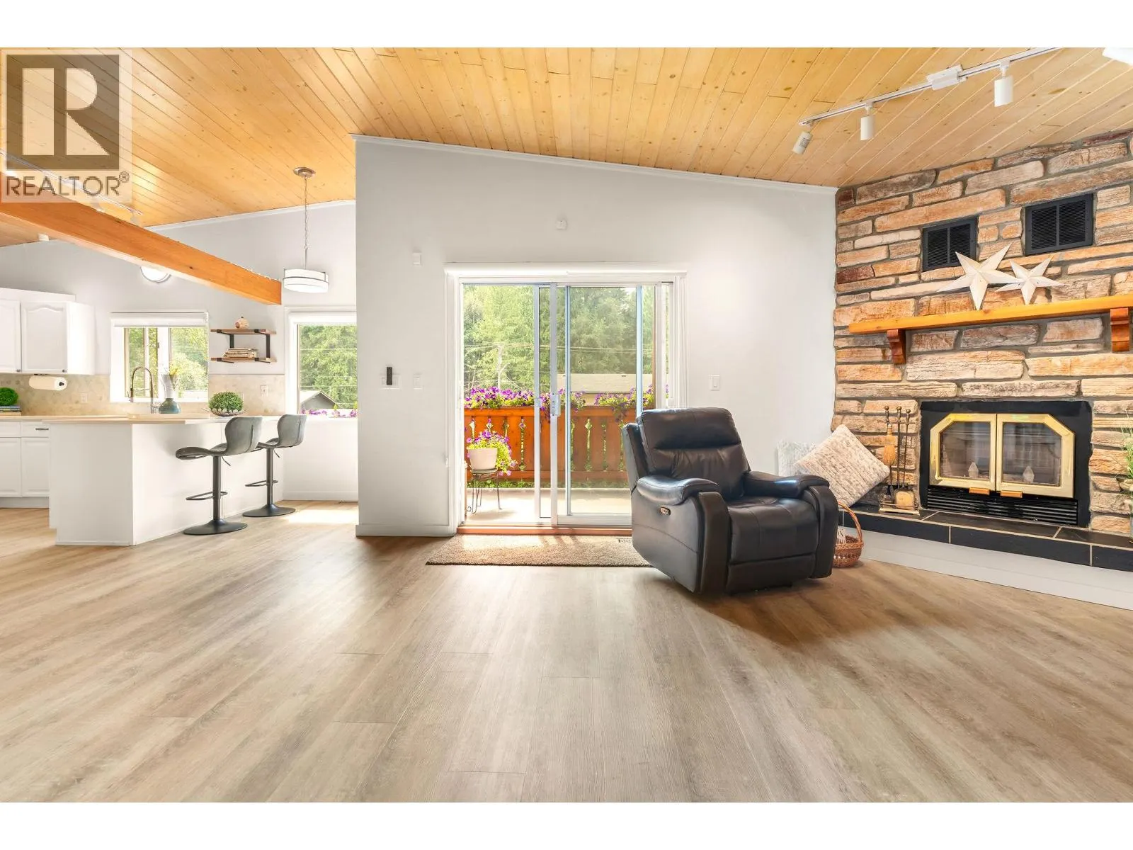1587 Pratico Road