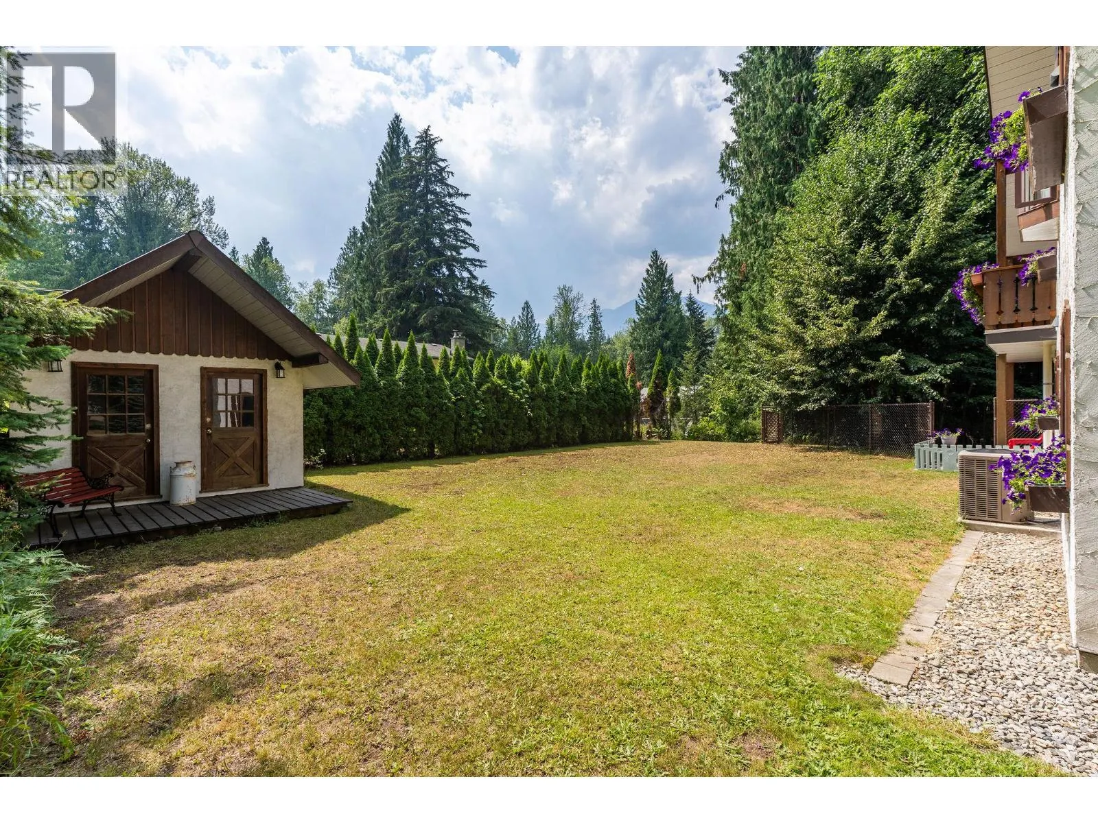 1587 Pratico Road