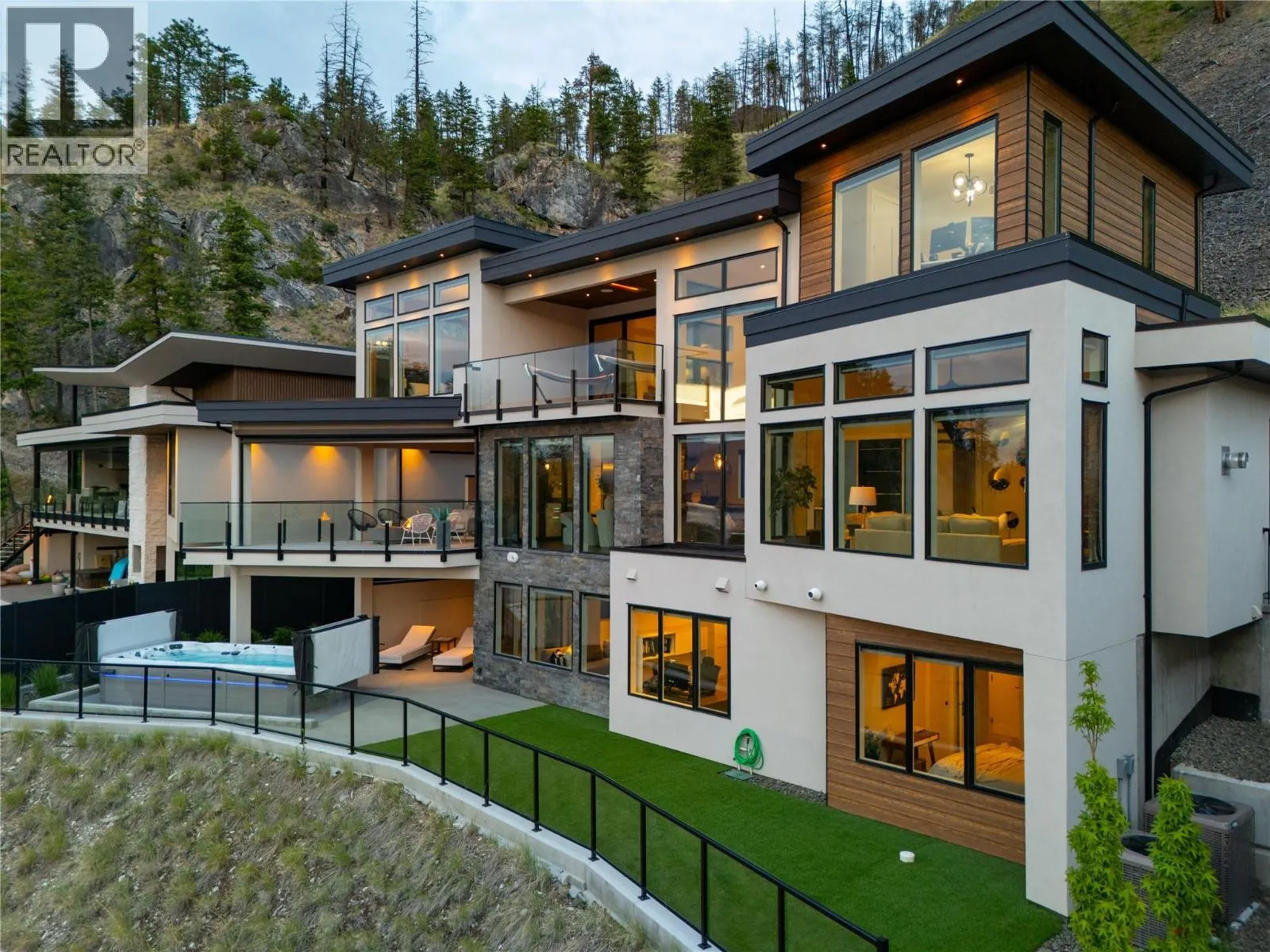 605 Clifton Court