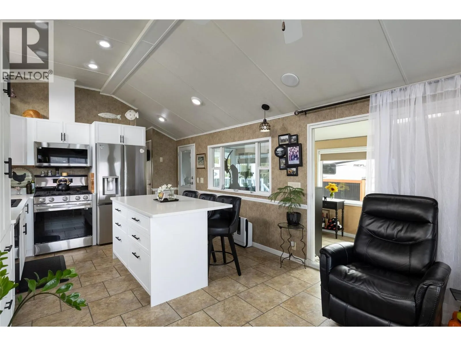 8000 Highland Road Unit# 33