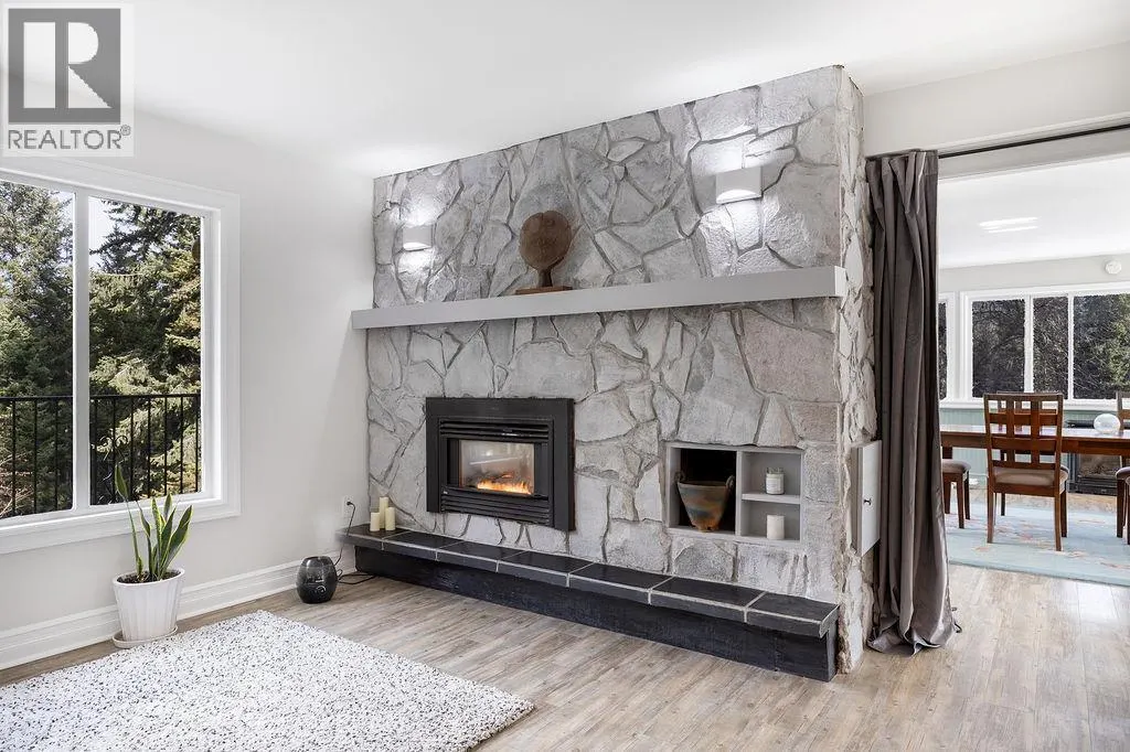 2527 Islandview Road