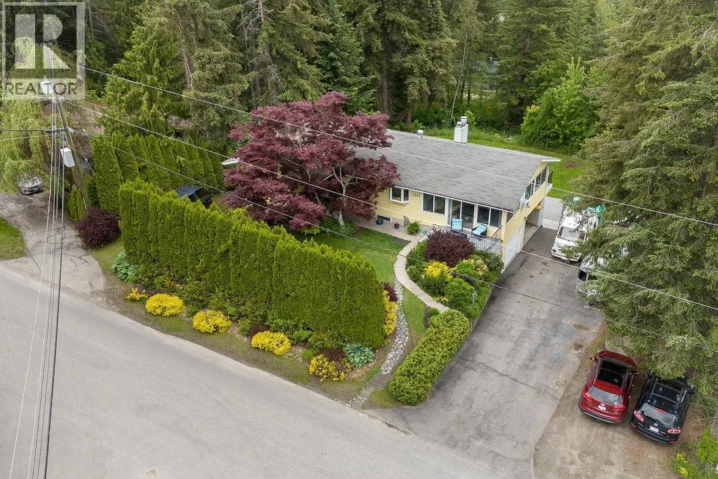 2527 Islandview Road