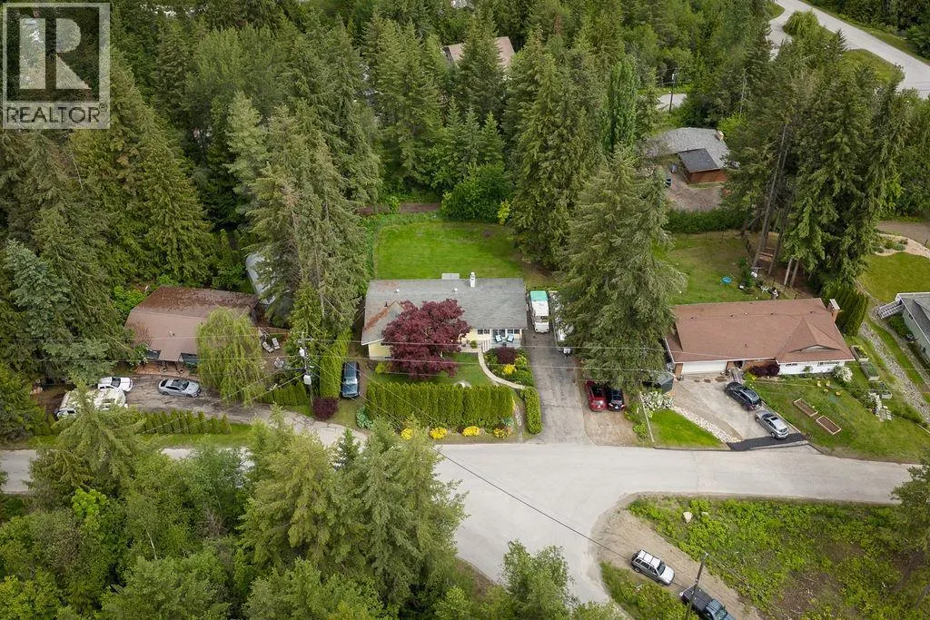 2527 Islandview Road