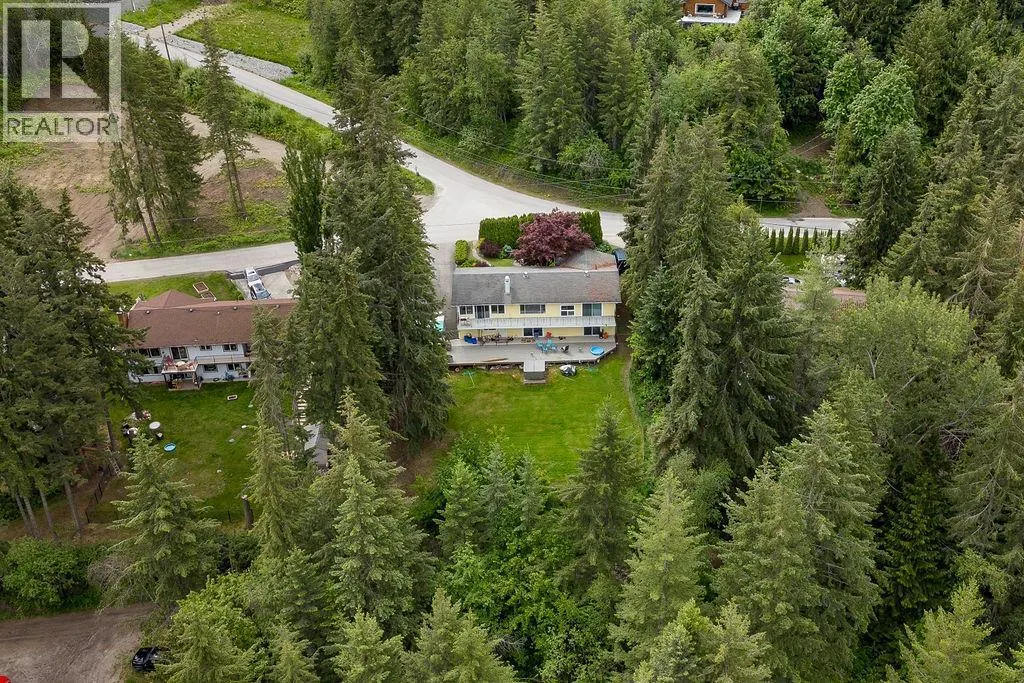 2527 Islandview Road