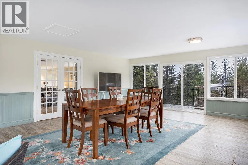 2527 Islandview Road