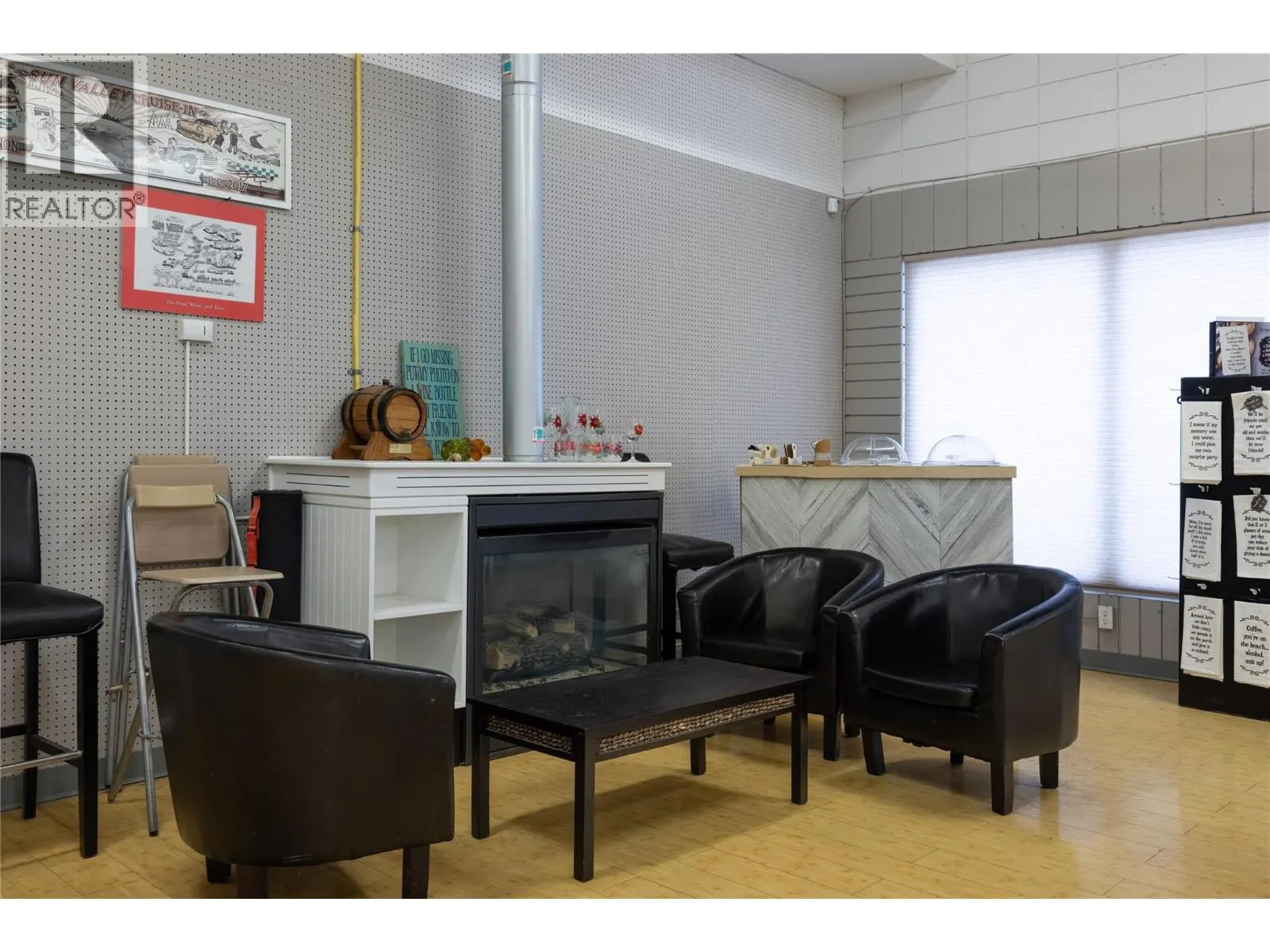 4313 25 Avenue Unit# 2A & 3A