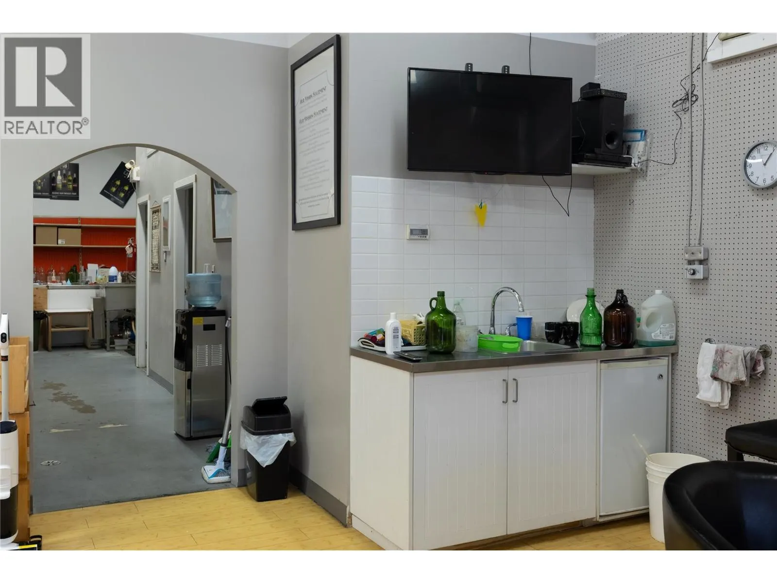 4313 25 Avenue Unit# 2A & 3A