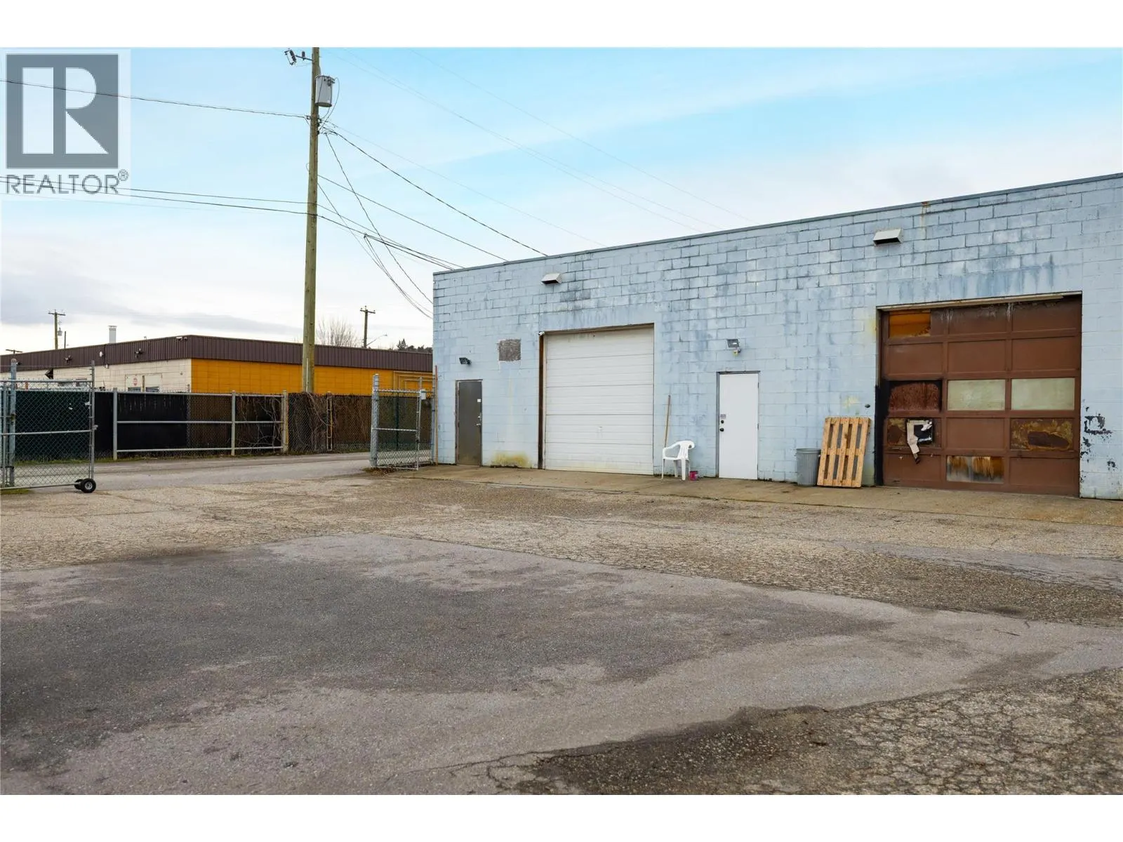 4313 25 Avenue Unit# 2A & 3A