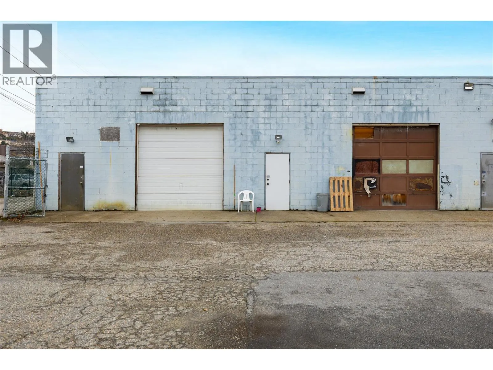 4313 25 Avenue Unit# 2A & 3A