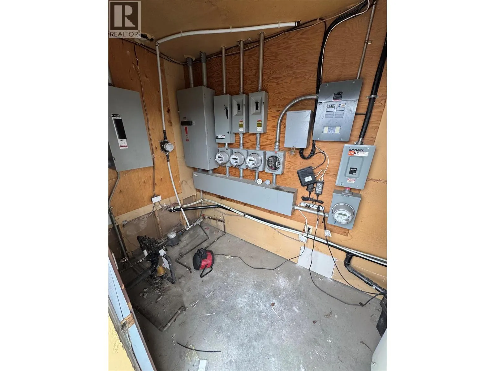 4313 25 Avenue Unit# 2A & 3A