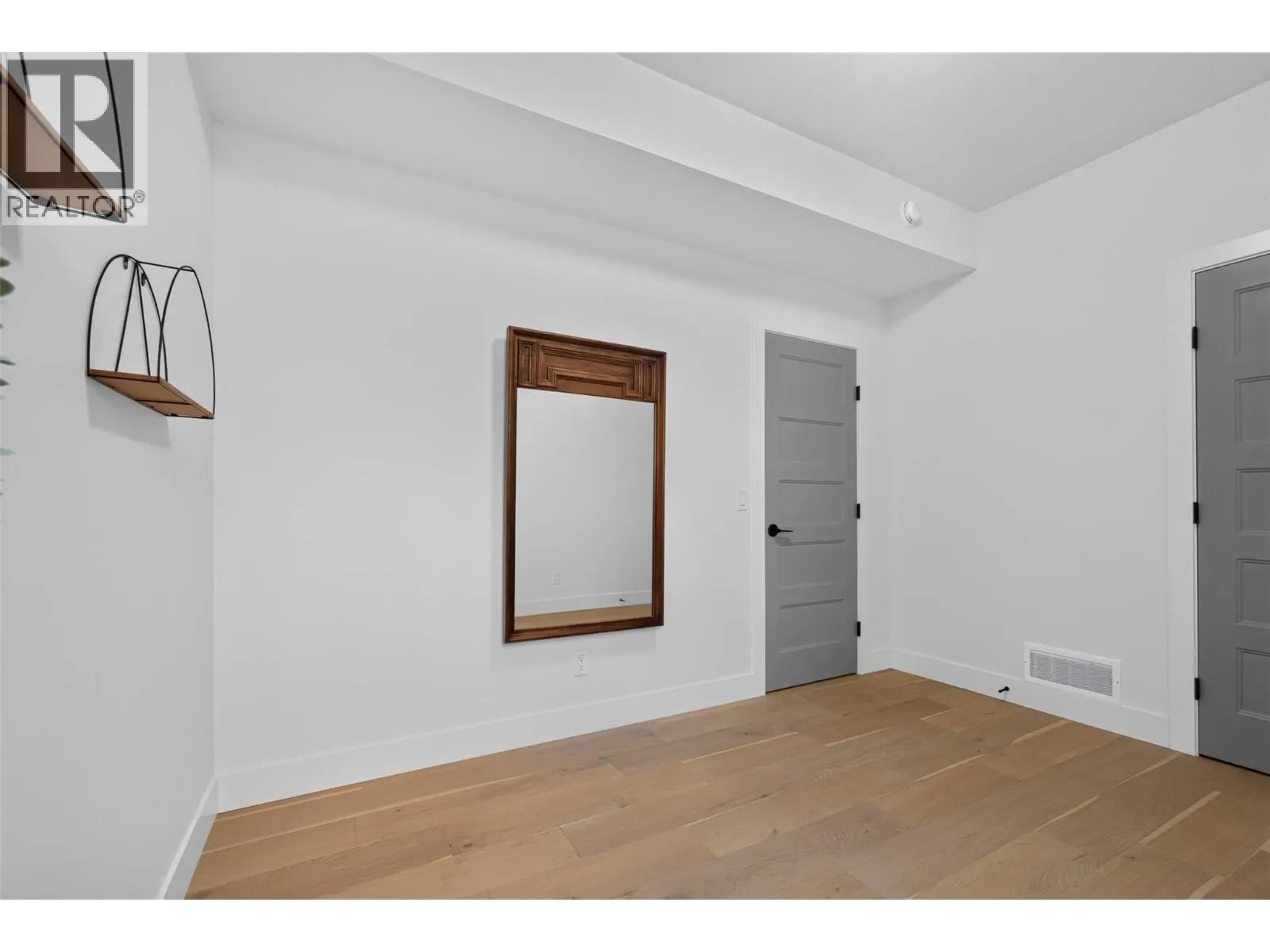 945 Borden Avenue Unit# 1