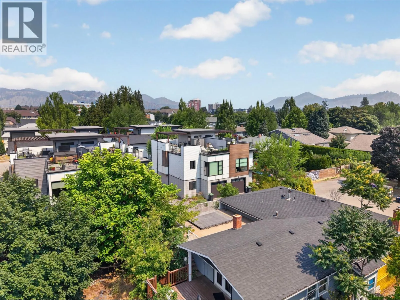 945 Borden Avenue Unit# 1