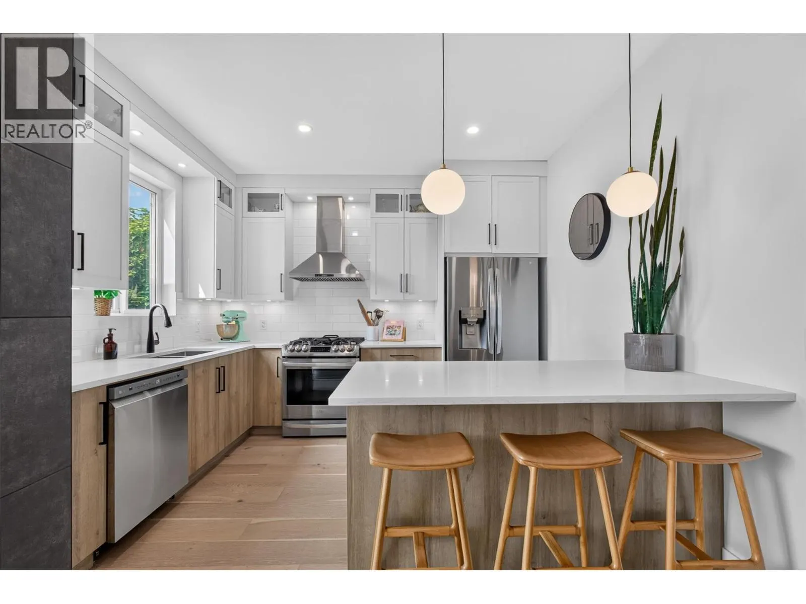 945 Borden Avenue Unit# 1