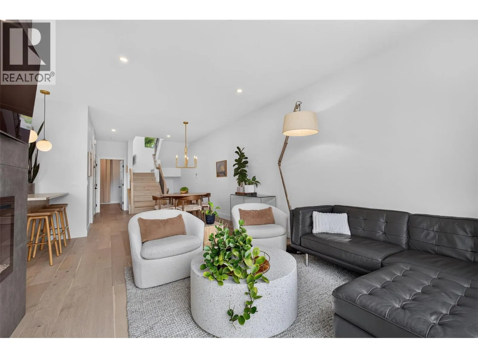 945 Borden Avenue Unit# 1